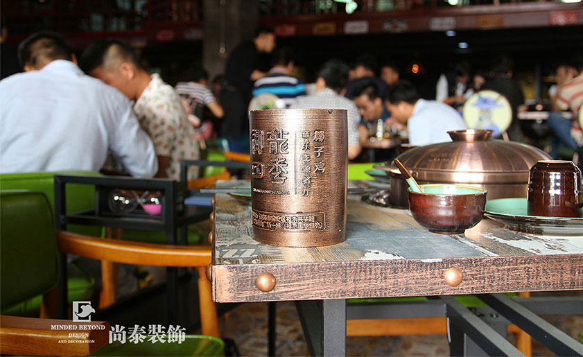 工業(yè)風(fēng)餐飲裝修實(shí)景圖-御龍四季椰子雞