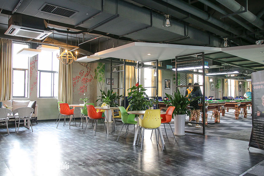 深圳網(wǎng)咖裝修設(shè)計,尚泰裝飾集團,深圳裝修公司