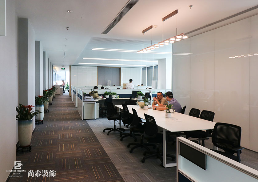 2000㎡現(xiàn)代簡(jiǎn)約辦公室設(shè)計(jì)裝修 | 融創(chuàng)中國(guó)