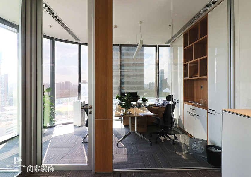 2000㎡現(xiàn)代簡(jiǎn)約辦公室設(shè)計(jì)裝修 | 融創(chuàng)中國(guó)