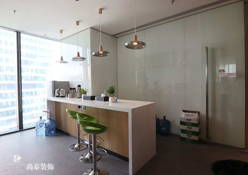 2000㎡現(xiàn)代簡(jiǎn)約辦公室設(shè)計(jì)裝修 | 融創(chuàng)中國(guó)