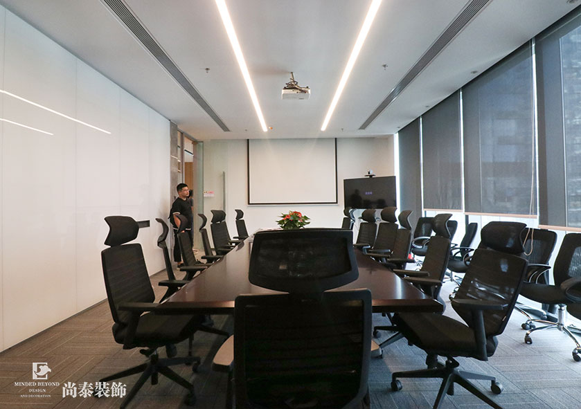 2000㎡現(xiàn)代簡(jiǎn)約辦公室設(shè)計(jì)裝修 | 融創(chuàng)中國(guó)