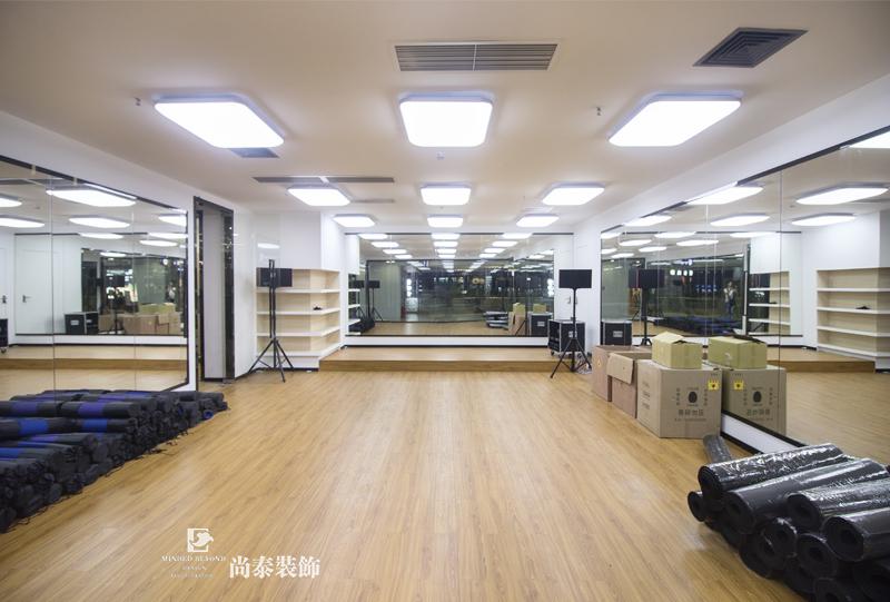 健身會所裝修設(shè)計(jì)實(shí)拍圖