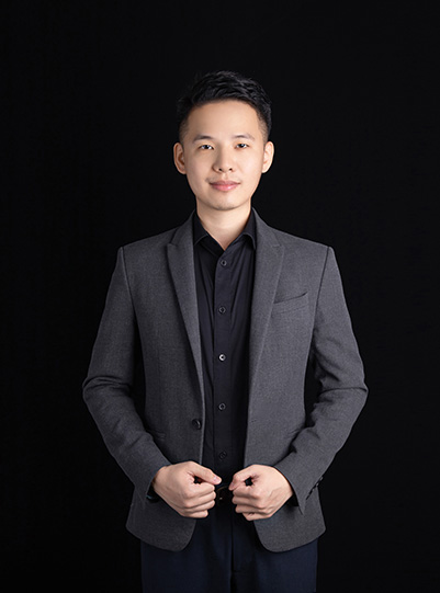 設(shè)計(jì)經(jīng)理  余勇