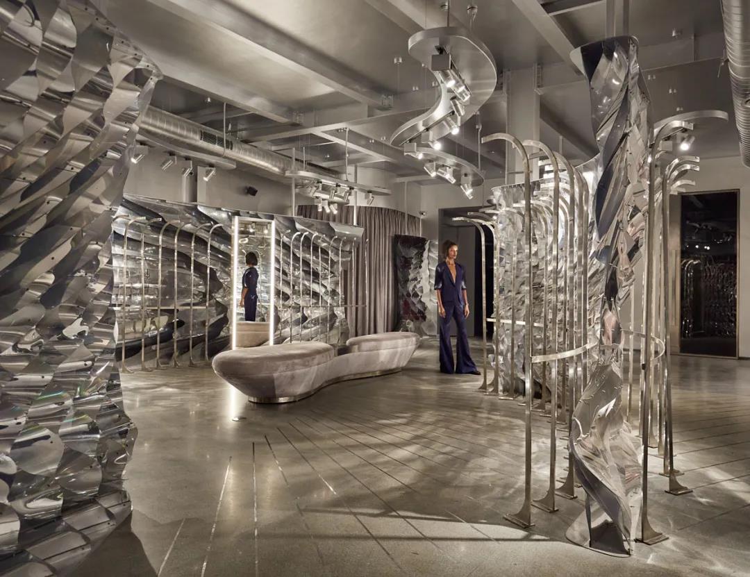 出彩服裝空間設(shè)計(jì)，和服裝一樣酷炫亮眼！