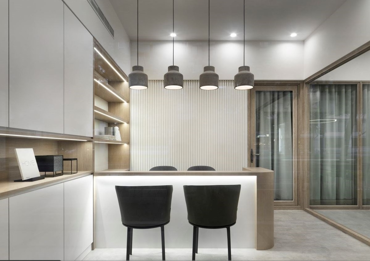 仿佛來到日系文青咖啡廳！徜徉純白和清新木質(zhì)的補(bǔ)習(xí)班設(shè)計(jì)