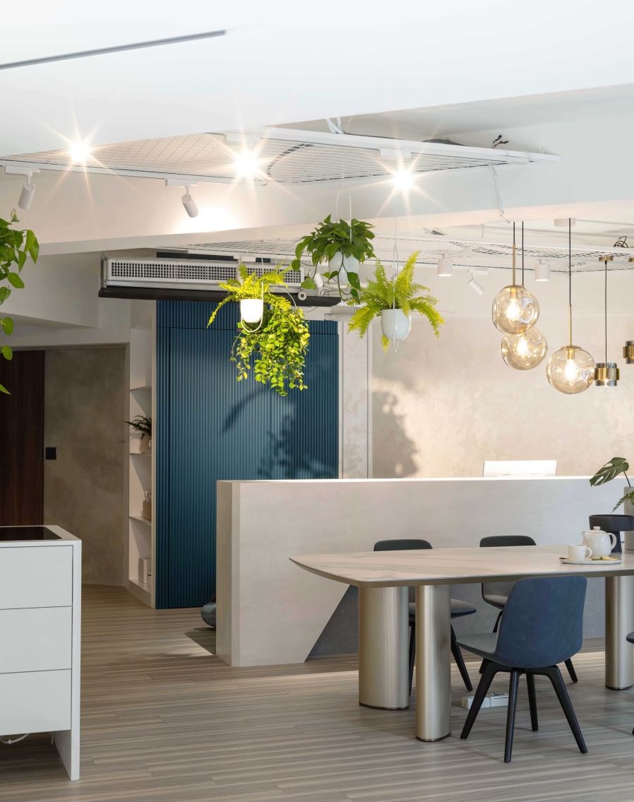 店面裝修設(shè)計(jì)：屋況再優(yōu)也需要好設(shè)計(jì)加持！三角店面翻新成功混搭設(shè)計(jì)成街邊亮點(diǎn)