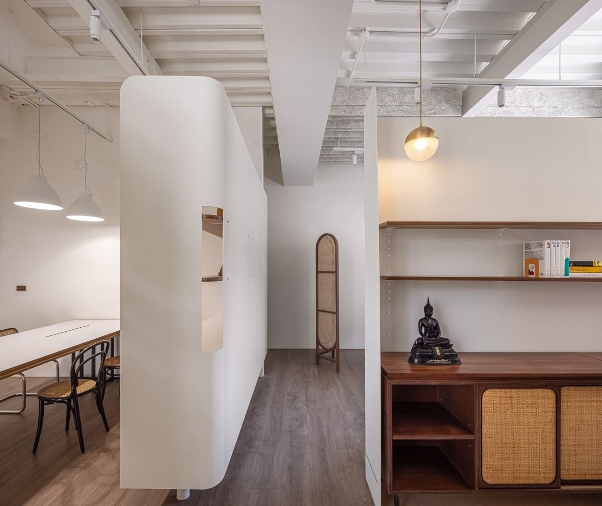  商業(yè)空間設(shè)計(jì):180平老屋的全新面貌！導(dǎo)入明亮采光化身寬敞的商業(yè)空間