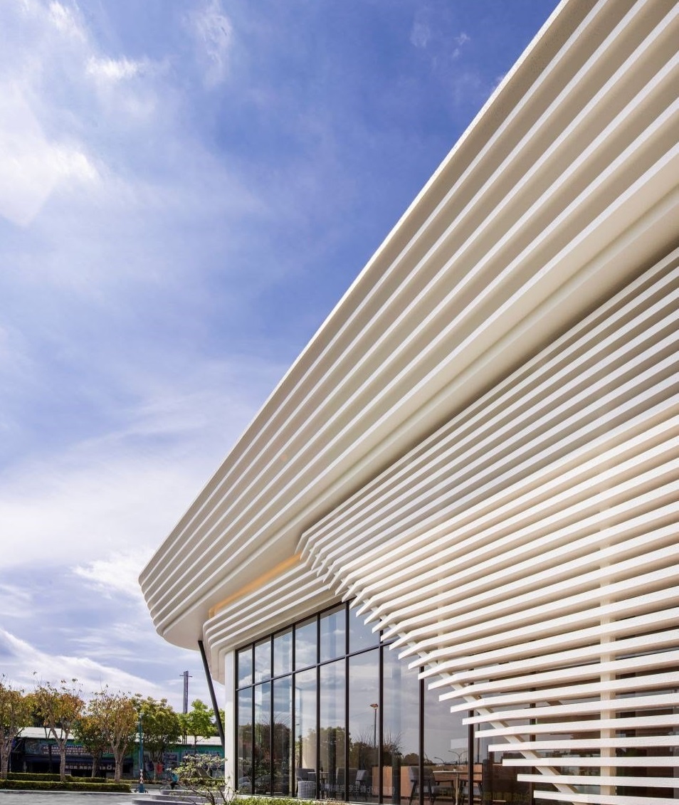 商業(yè)空間設(shè)計:是你流過我的心窩！善用隔間的現(xiàn)代風(fēng)空間，讓光與夢想作伴